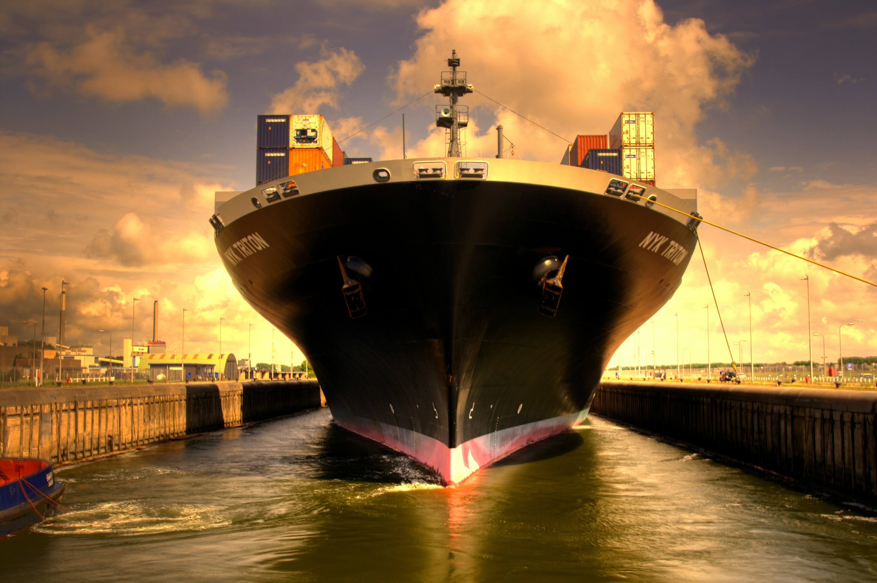 Wah Kwong DSIC'den dört LR2 tanker sipariş etti